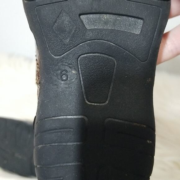 Toddler Girls Bronze Brown Patent Leather Boots - Picture 6 of 9